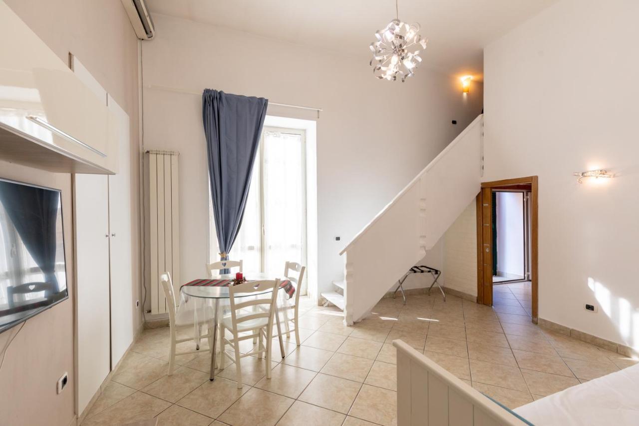 נאפולי Apartment With Sea View With 2 Lifts Above Montesanto! מראה חיצוני תמונה